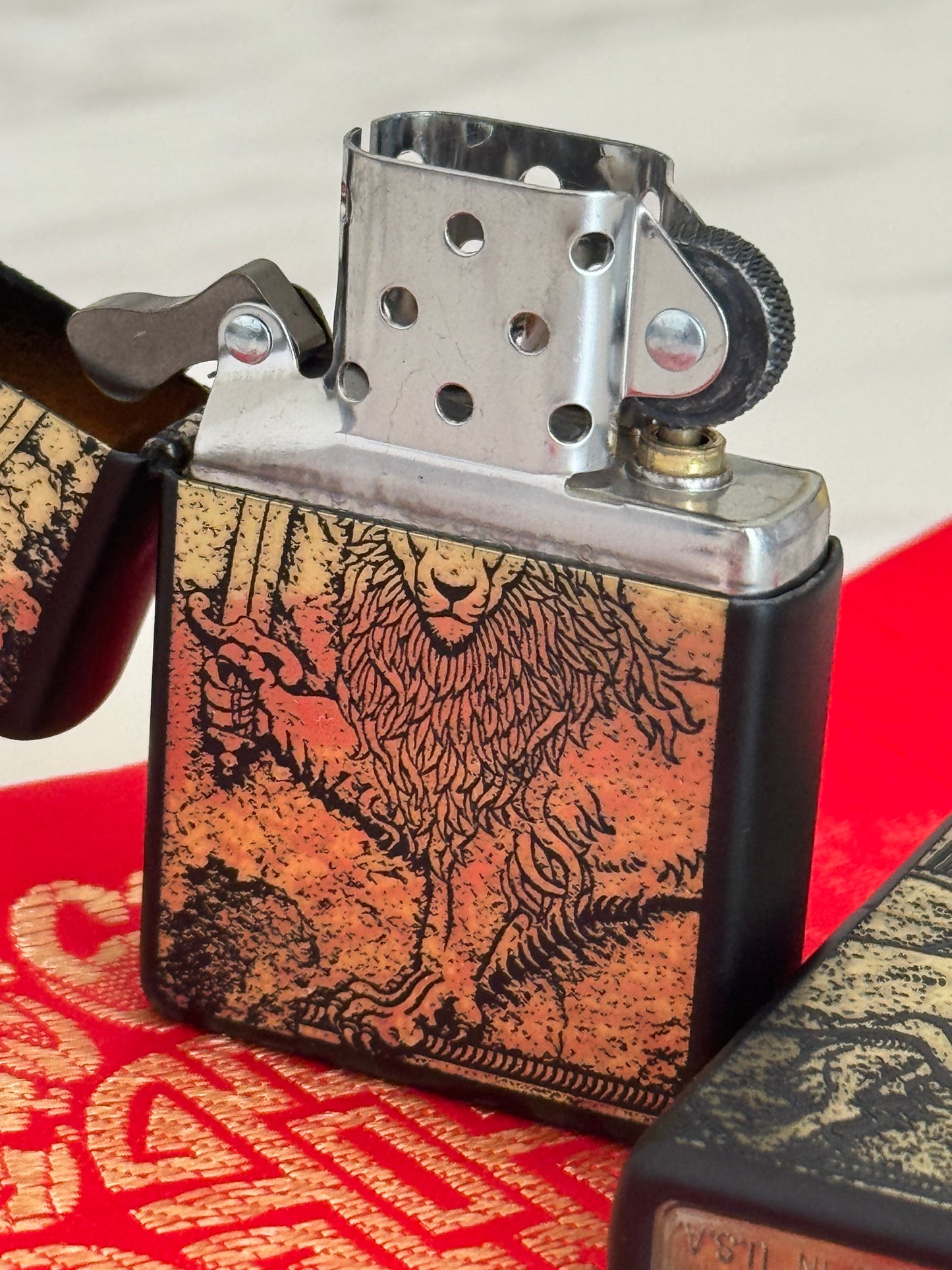 Golden Lion & Sun Zippo | فندک زیپو شیر و خورشید گلد