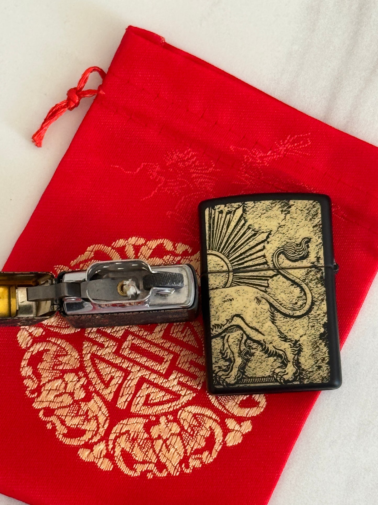 Golden Lion & Sun Zippo | فندک زیپو شیر و خورشید گلد